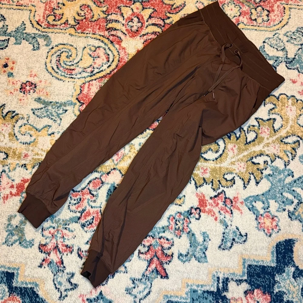 Lululemon Dance Studio Mid Rise Joggers 8 Espresso - Picture 4 of 7